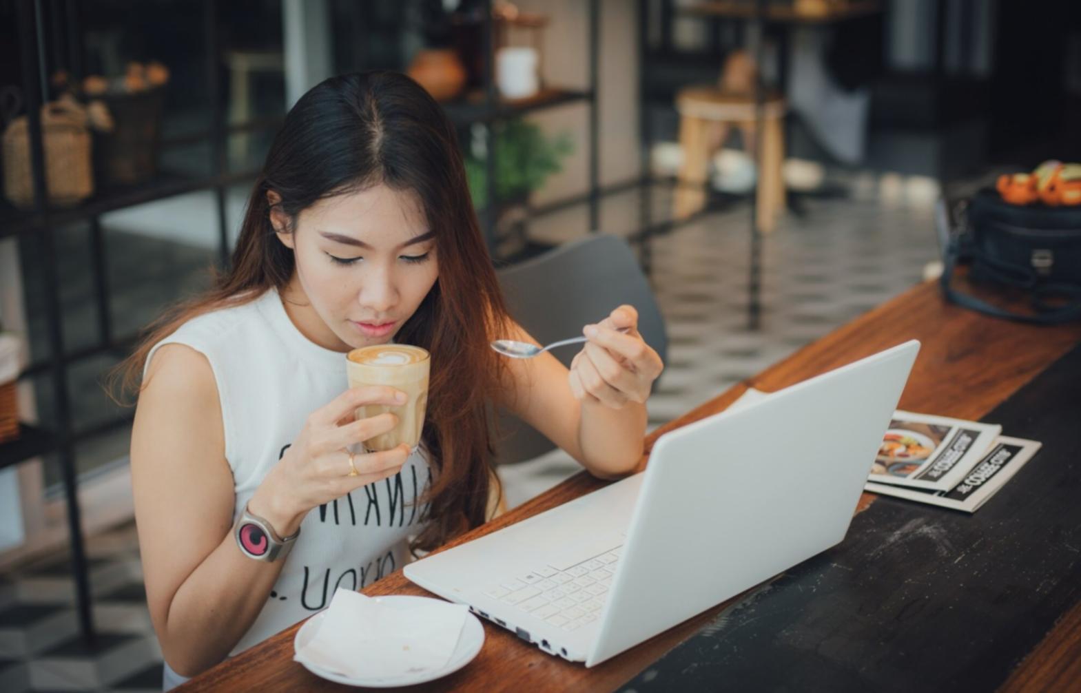 Digitale Lernumgebung mit interaktiver Plattform und Echtzeit-Zusammenarbeit